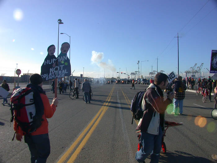 teargas.jpgd73825.jpg 