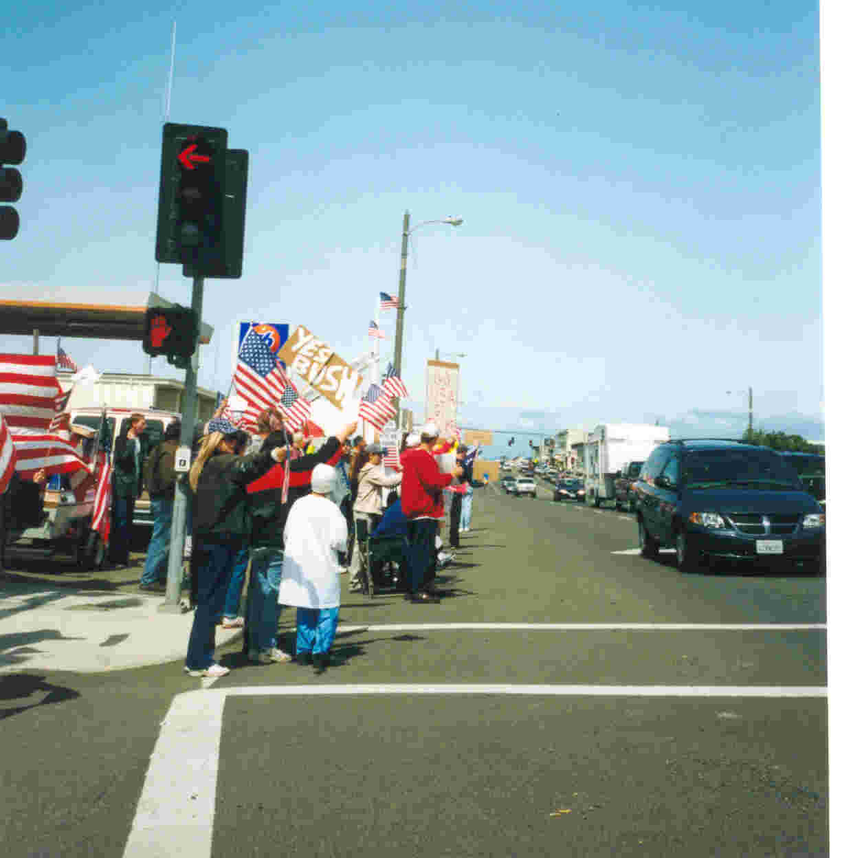 4-5-03_pro_war_support_our_troops_demonstration_hwy_1_fb_ca.jpg 