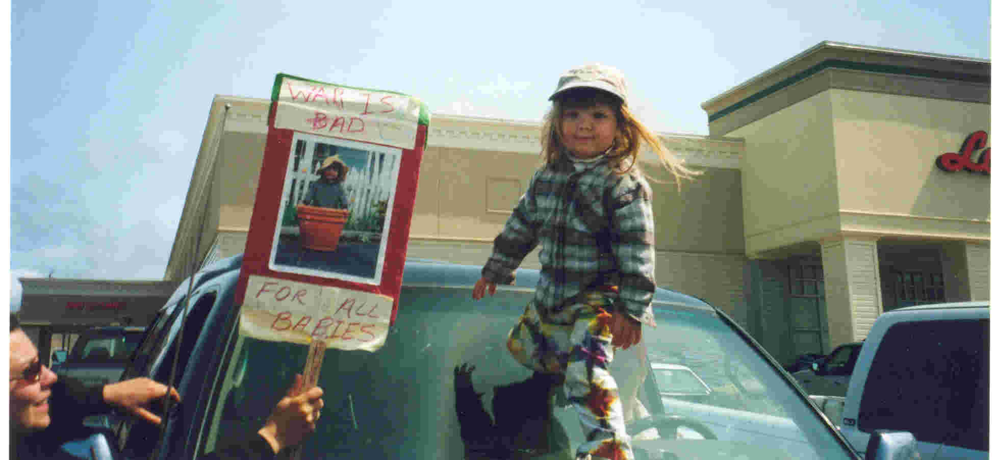 4-5-03_young_protestor_from__westport__ca_babies4peace.jpg 