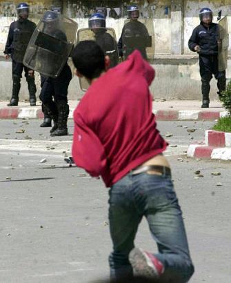 tizi_ouzou_riot_april_20.jpg 