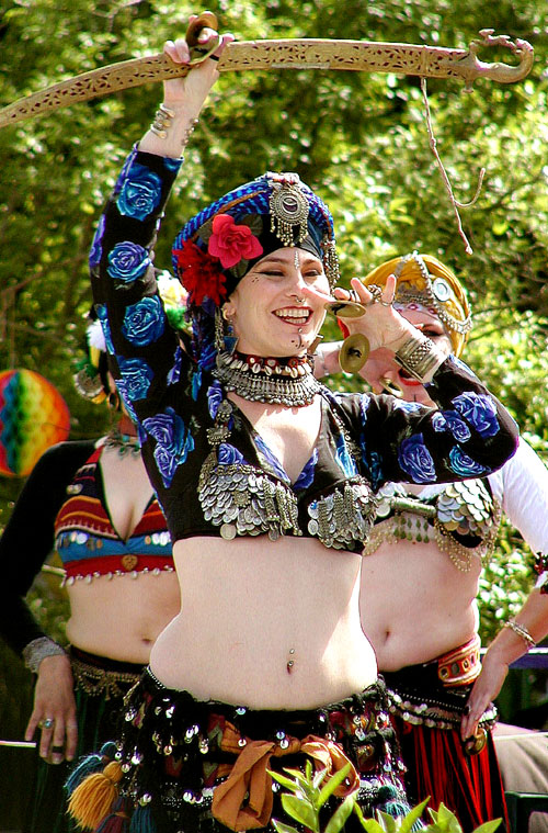 15_belly_dancers4.jpg 