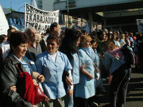 marchando-obreras.jpg 