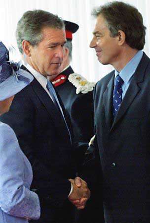 bush_and_poodle.jpg9qa5oi.jpg 