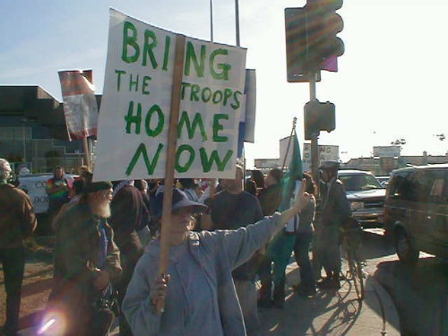bring_the_troops_home_now.jpg 