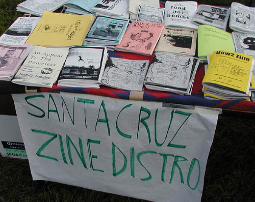 4_santa_cruz_zines.jpg 