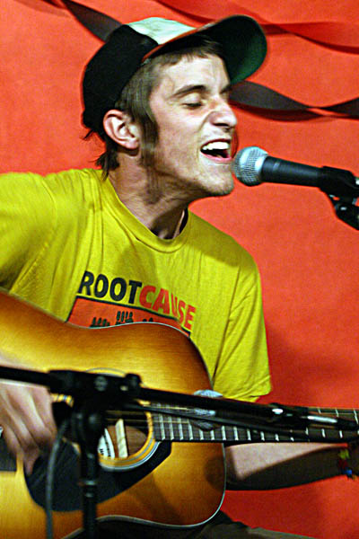 a_cafe_ryan_harvey2_crop_reduced.jpg 
