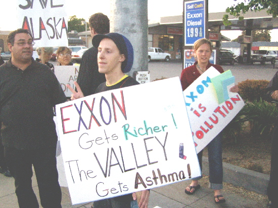 550_exxon.jpg 