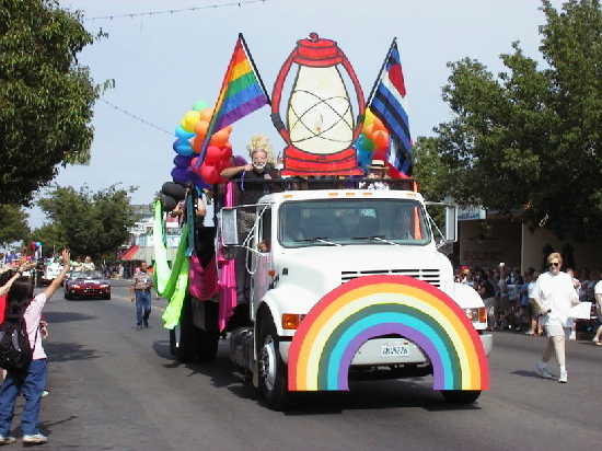 550_gay_pride_march.jpg 