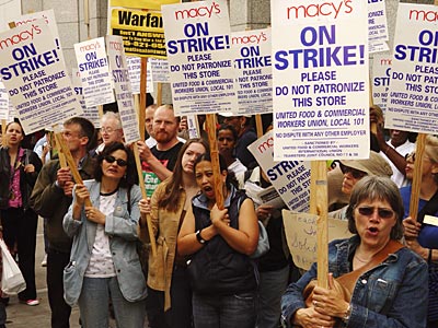 protesters.jpgnttpnw.jpg