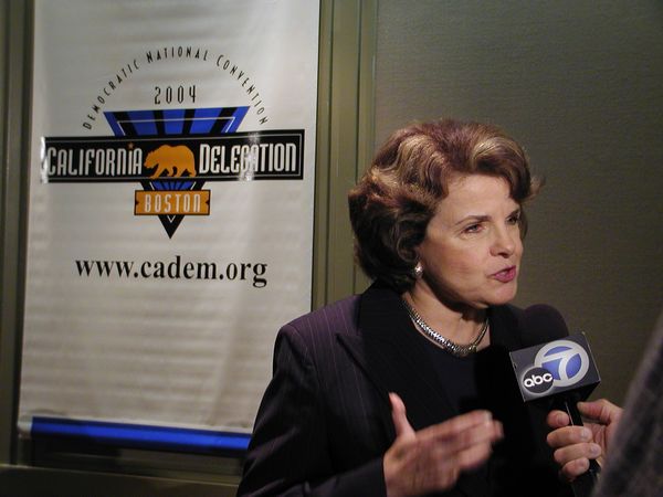 sen._dianne_feinstein_-_photo_by_anisha_kumra__intellipress.org.jpg 