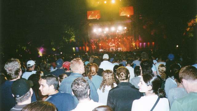 centralpark_dmbcrowd.jpg 