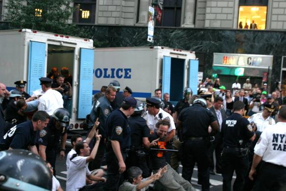 herald_square_direct_action_08.jpg 