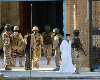 iraq_mosque_raid_dv109.jpg 