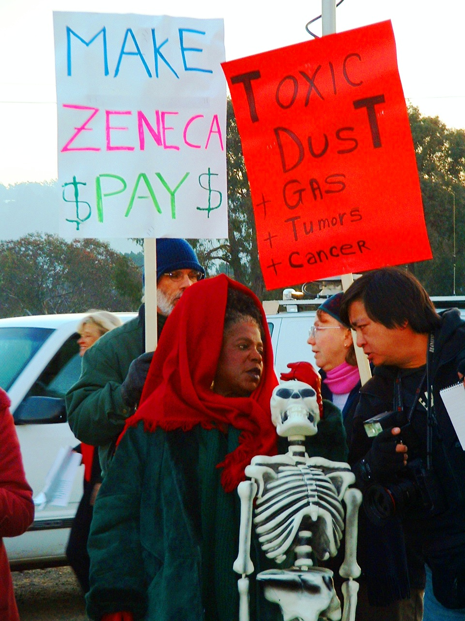 toxica_zeneca_action.jpg 
