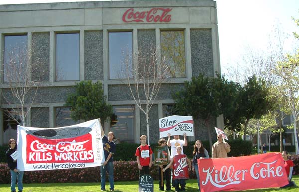 killercoke9grouppicatendofdemo.jpg2fahin.jpg 