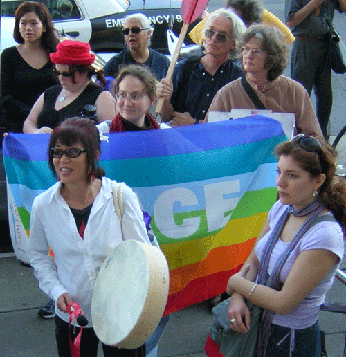 crowdanddrum.gif