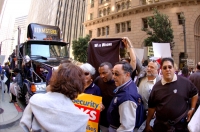 200_teamster_truck_and_crowd_0181.jpg