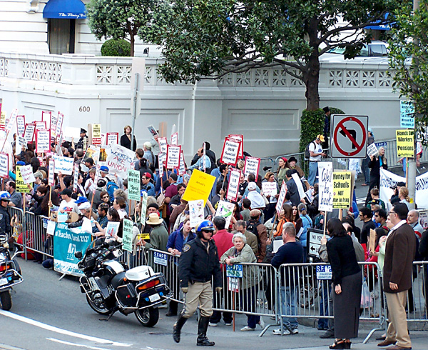 110crowd.jpg 