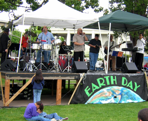 earthdaymusic1.jpg 