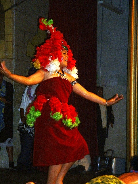 polynesiandancer.jpg 