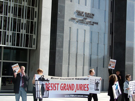 06-22-05_grandjury0015.jpg 