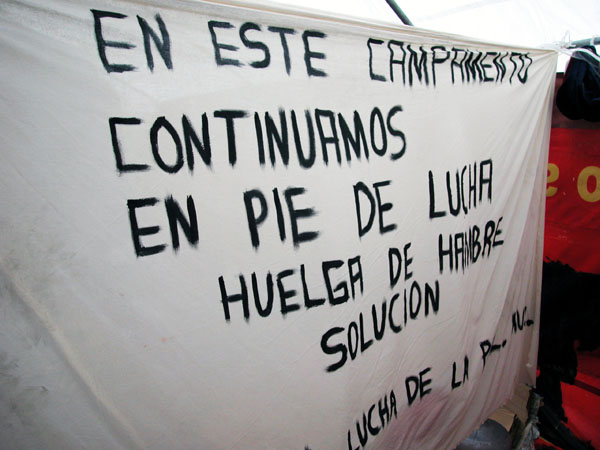 pie-de-lucha_7-28-05.jpg 