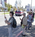 200_9_picketers2.jpg