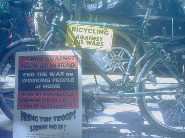 bicycling_against_oil_wars.jpg 