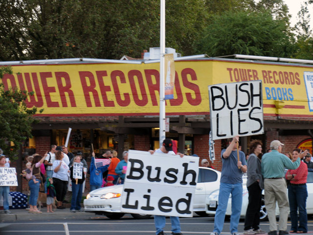 bush-lied-10-15-05.jpg 