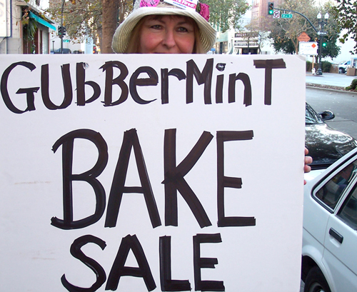 184bakesale4259.jpg 