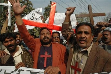 christians.lahore.7feb06.jpg 