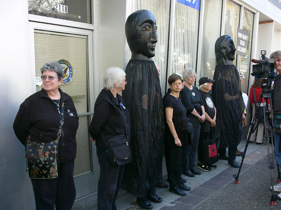 women_in_black.jpgduytyu.jpg 