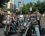 200_600_2_dykes_on_bikes.jpg