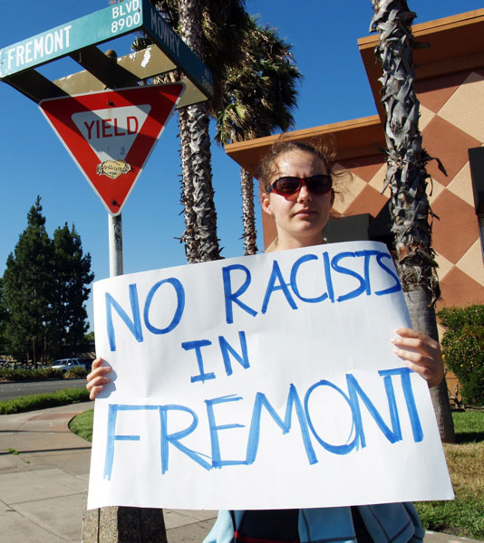 no-racists-in-fremont_7-28-.jpg 