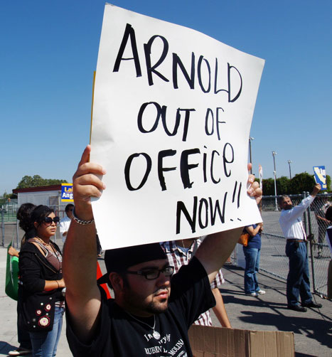 arnold-out_8-8-06.jpg 