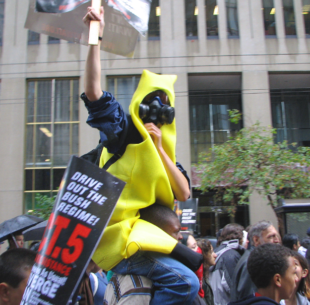 Thousands braved the cold rain in San Francisco today to say "Bush Step Down" and "Drive Out the Bush Regime".
As part of a "national day of mass resistance" San Francisco was one of of over 2