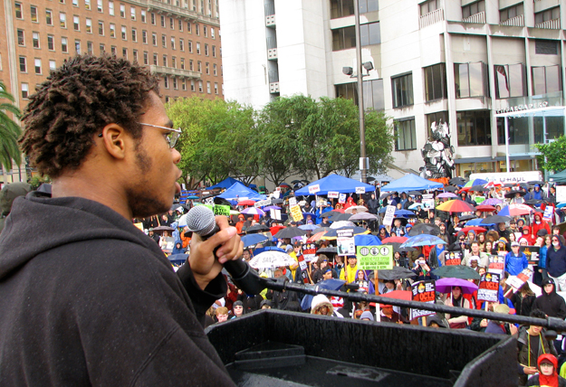 Thousands braved the cold rain in San Francisco today to say "Bush Step Down"  and "Drive Out the Bush Regime".
As part of a "national day of mass resistance" San Francisco was one of of over 2