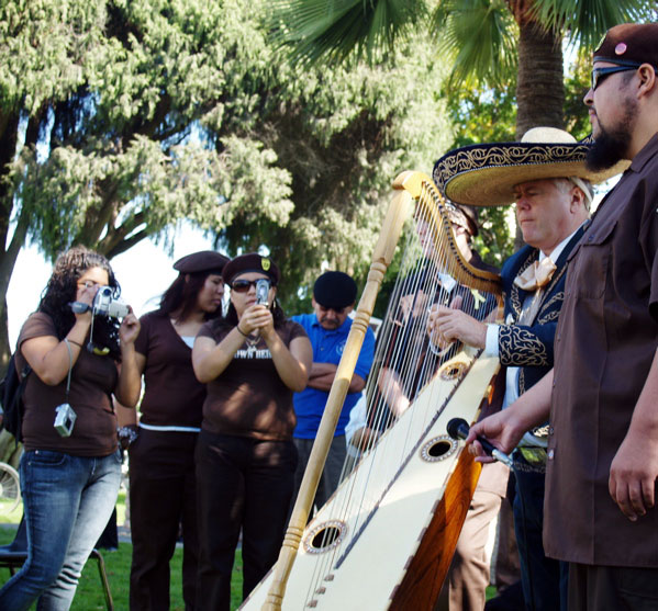 mexican-harp_10-7-06.jpg 