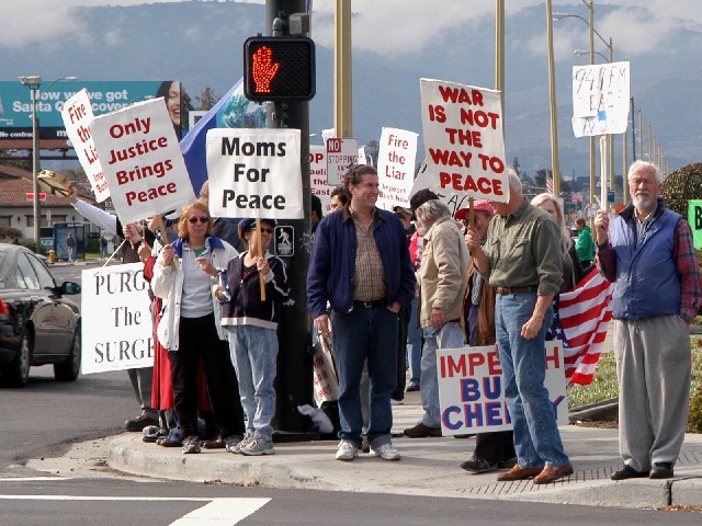 antiwar_demo09_sbm_stevenscreekblvd_sj_20070128.jpg 