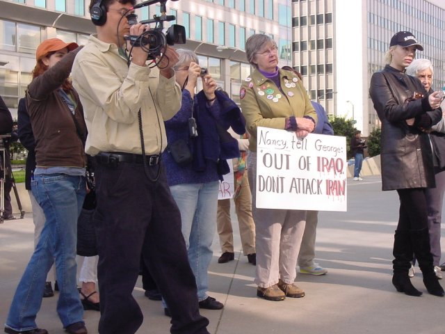 confronting_pelosi_005.jpg 