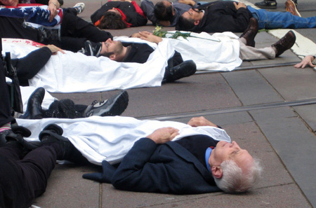 mstreet-diein-e2-sm.jpg 