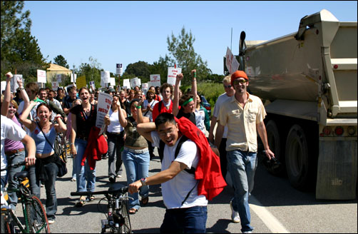 ucsc_strike_20050414_07_s.jpg 