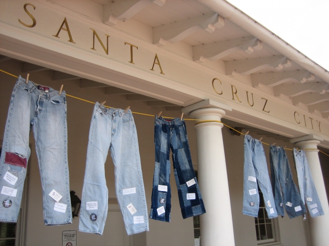 640_santacruzcitydenimcloseup.jpg 