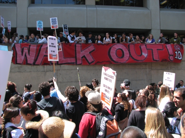 640_walkout065.jpg