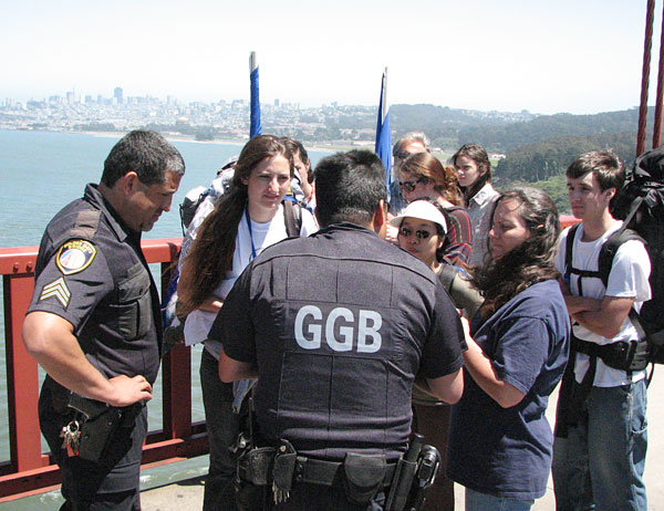 13-ggb-cops2-367.jpg 