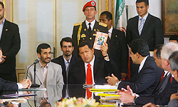 chavez.ahmadinejad.2july07_1.jpg 