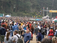 200_z_crowd1.jpg
