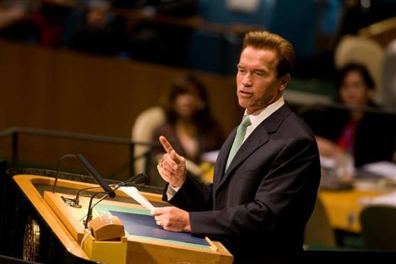 arnold_at_the_u.n._1.jpg 