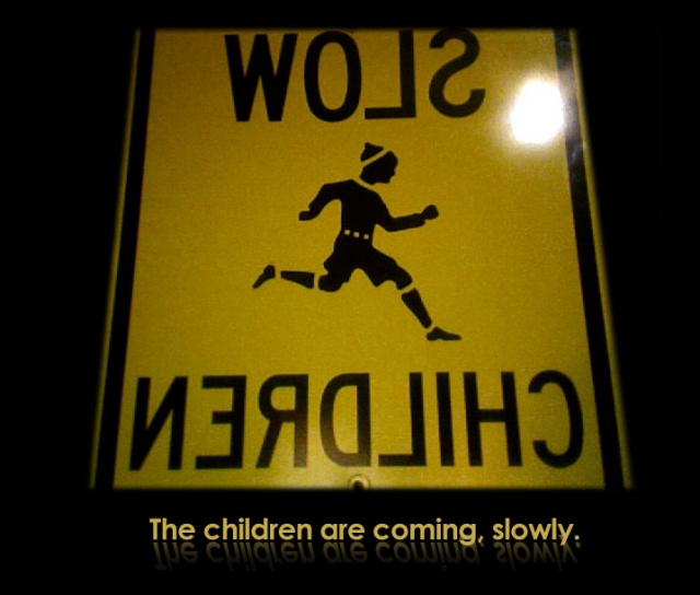 640_slow_children_sign.jpg