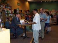 scott_ritter_booksigning_tempe_az_10-12-07_booksigning_1.jpg